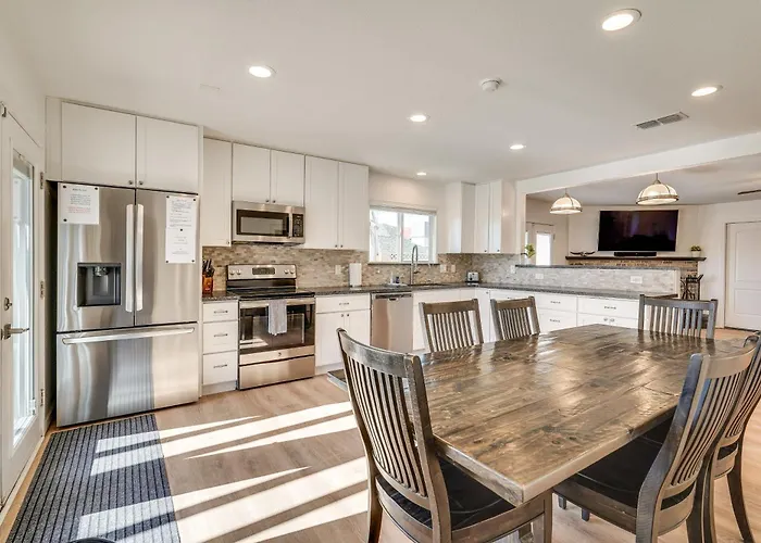 Private Pool And Patio Modern Havasu Home! Holiday home