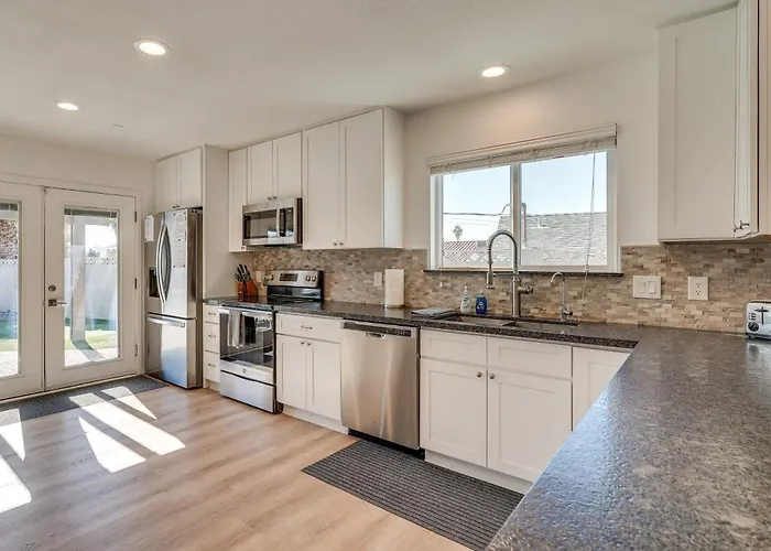 Private Pool And Patio Modern Havasu Home! Holiday home *