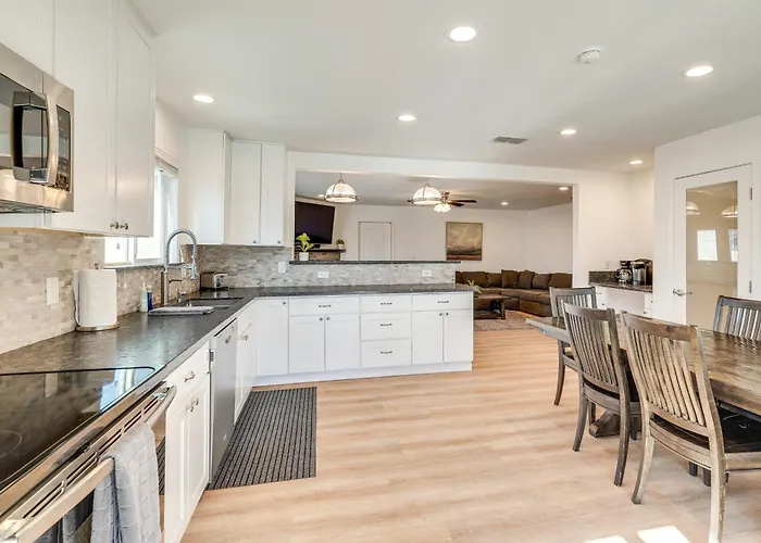 Holiday home Private Pool And Patio Modern Havasu Home! Lake Havasu City