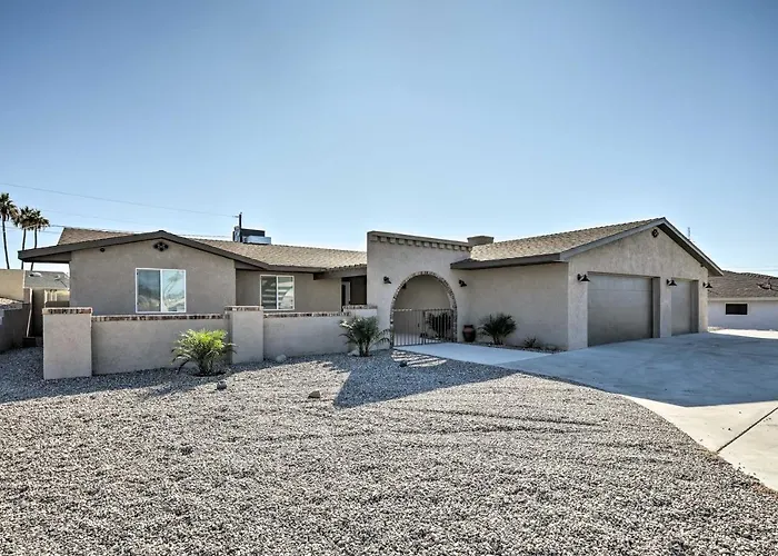 Private Pool And Patio Modern Havasu Home! Holiday home